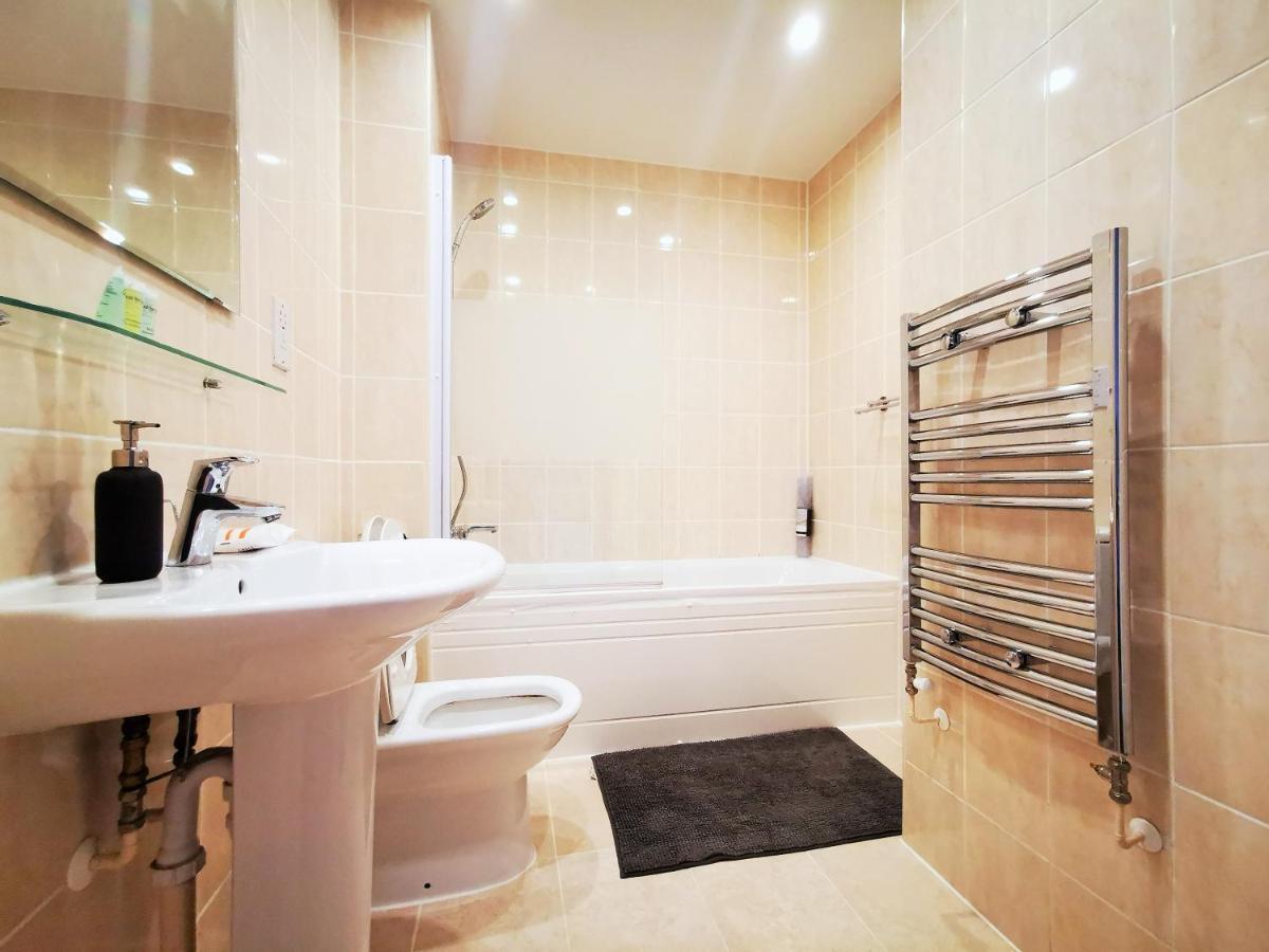 Lovely Holiday Home In Birmingham City Center 3 Bedrooms House By Hf Group المظهر الخارجي الصورة
